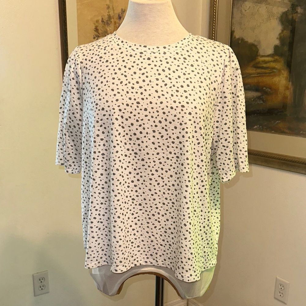 Democracy Women's White Short Puff Sleeve w/Grey Dot Print Top Size XL